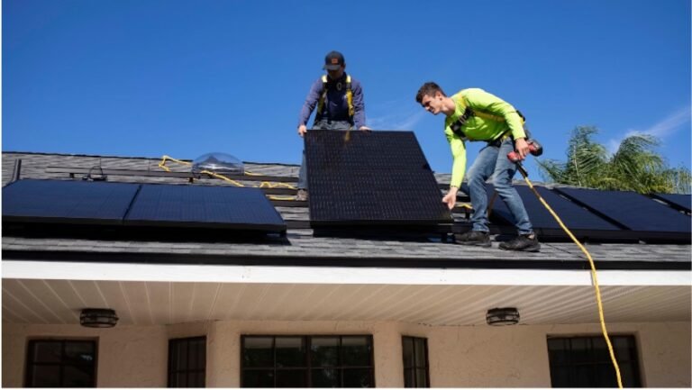 Solar Panels for Coastal Homes: Addressing Salt and Wind Concerns